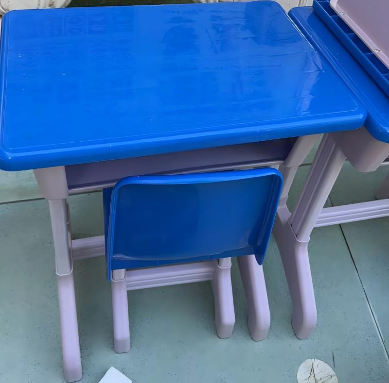 幼儿不可升降课桌(塑料) 幼儿不可升降课桌(塑料)